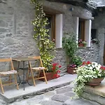 Semesterbostad Casa Delle Antiche Pietre